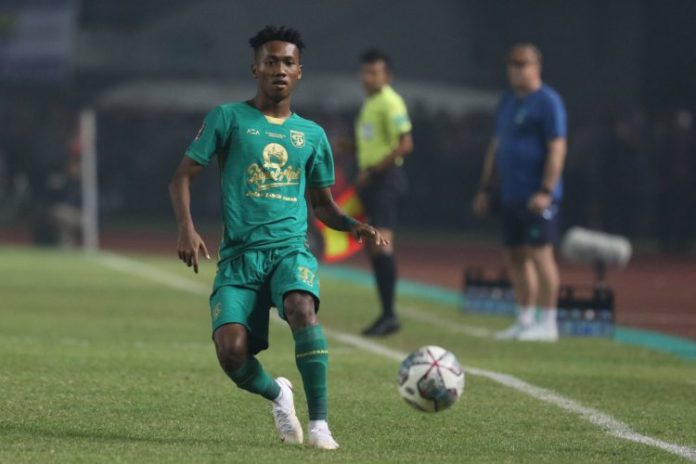 Alta Ballah saat memperkuat Persebaya Surabaya pada Piala Presiden 2022. (Salman Toyibi/Jawa Pos)